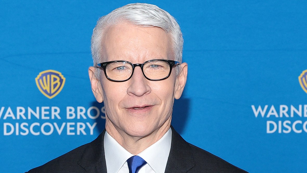 Anderson Cooper Signs Off '60 Minutes' After Nearly 20 Years as Correspondent