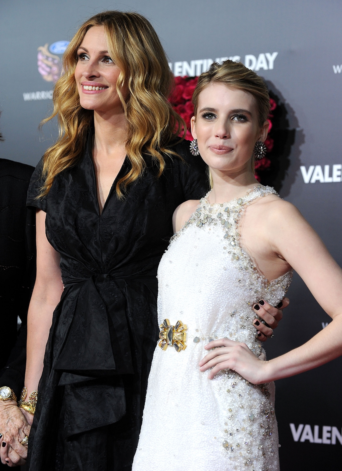 Emma Roberts Shares Sweet 59th Birthday Tribute to Aunt Julia Roberts