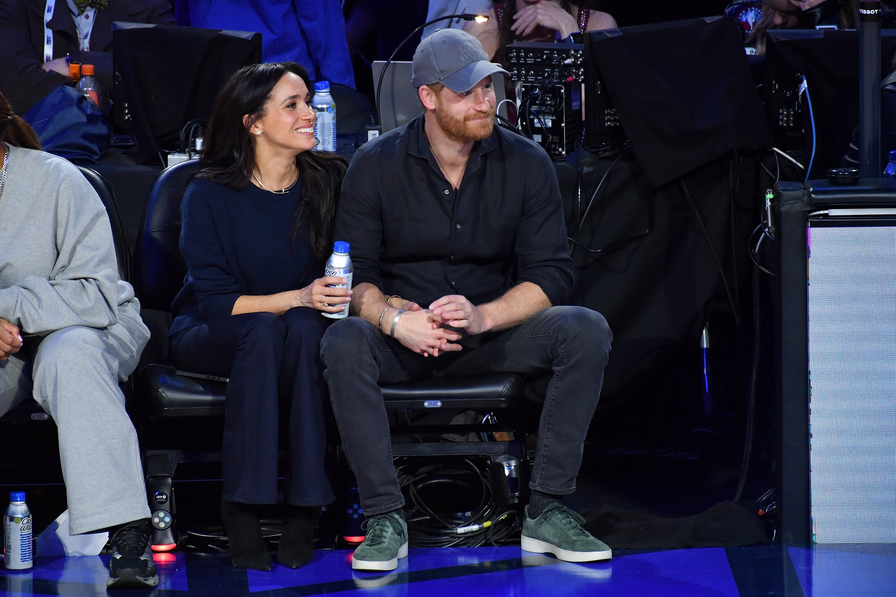 Meghan Markle and Prince Harry Pack on the PDA Courtside at NBA Game