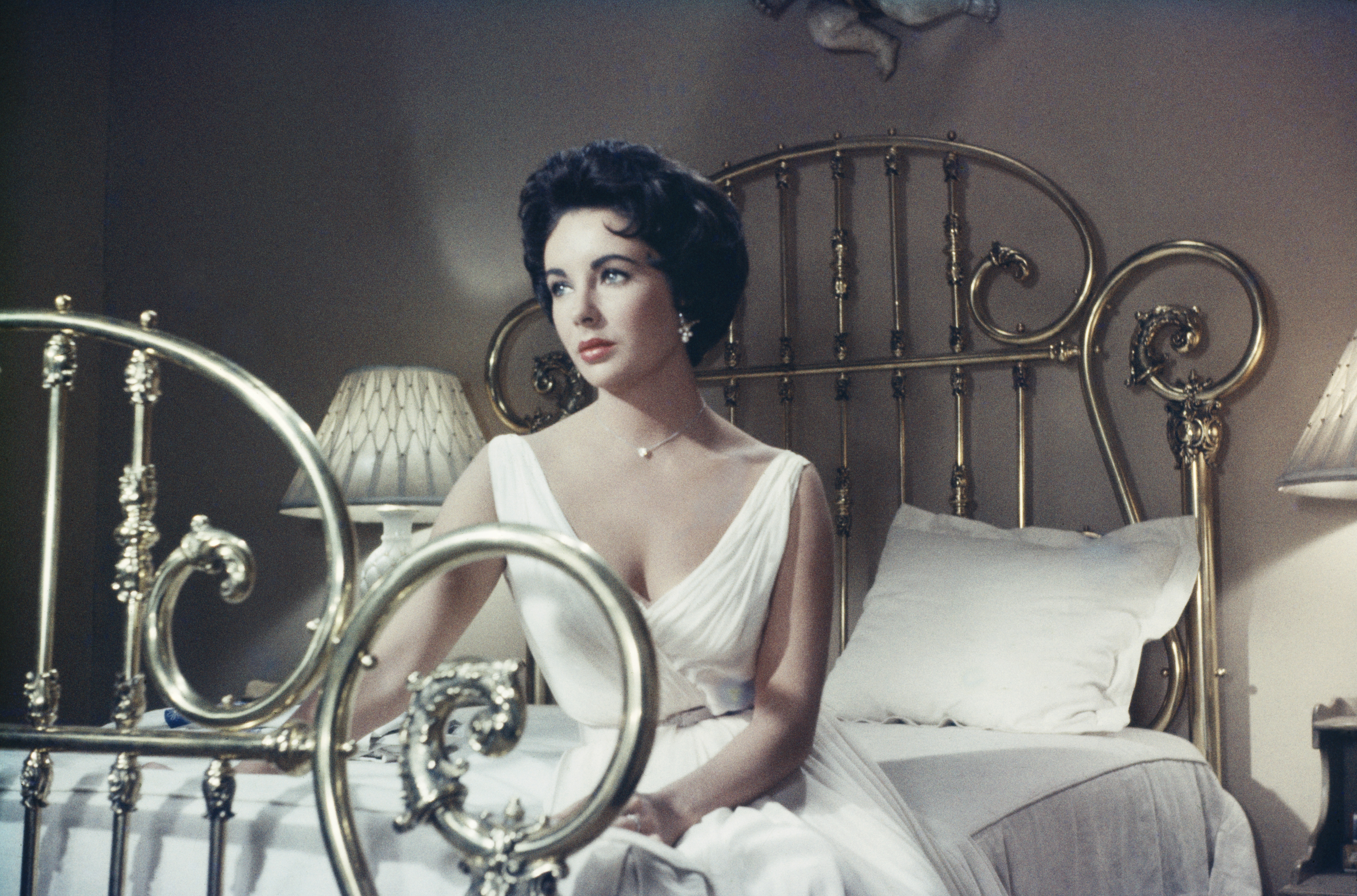 How Elizabeth Taylor's Estate Reacted to 'Life of a Showgirl' Song