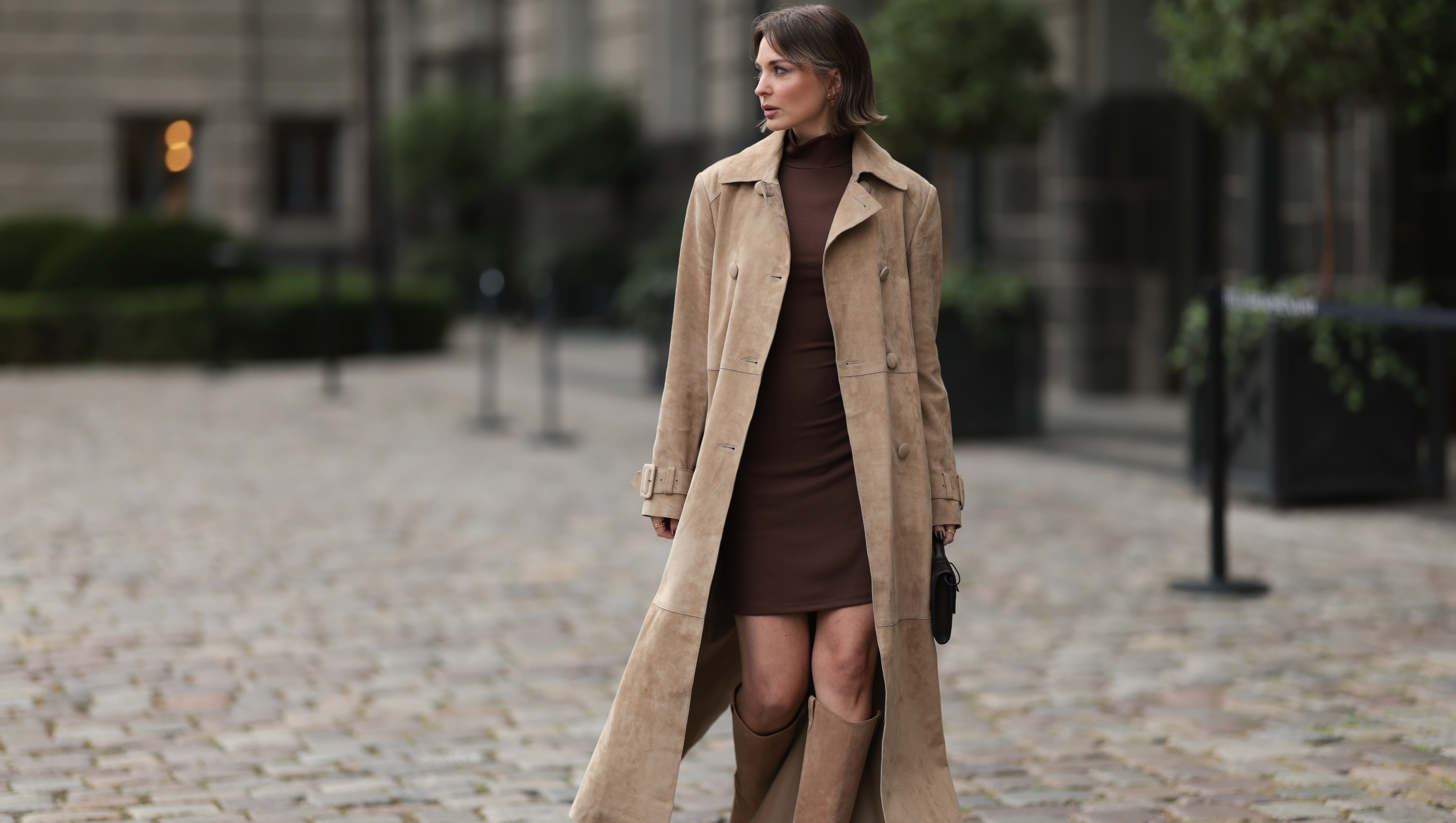 17 Expensive-Looking Chic Thanksgiving Dresses for Women Over 40