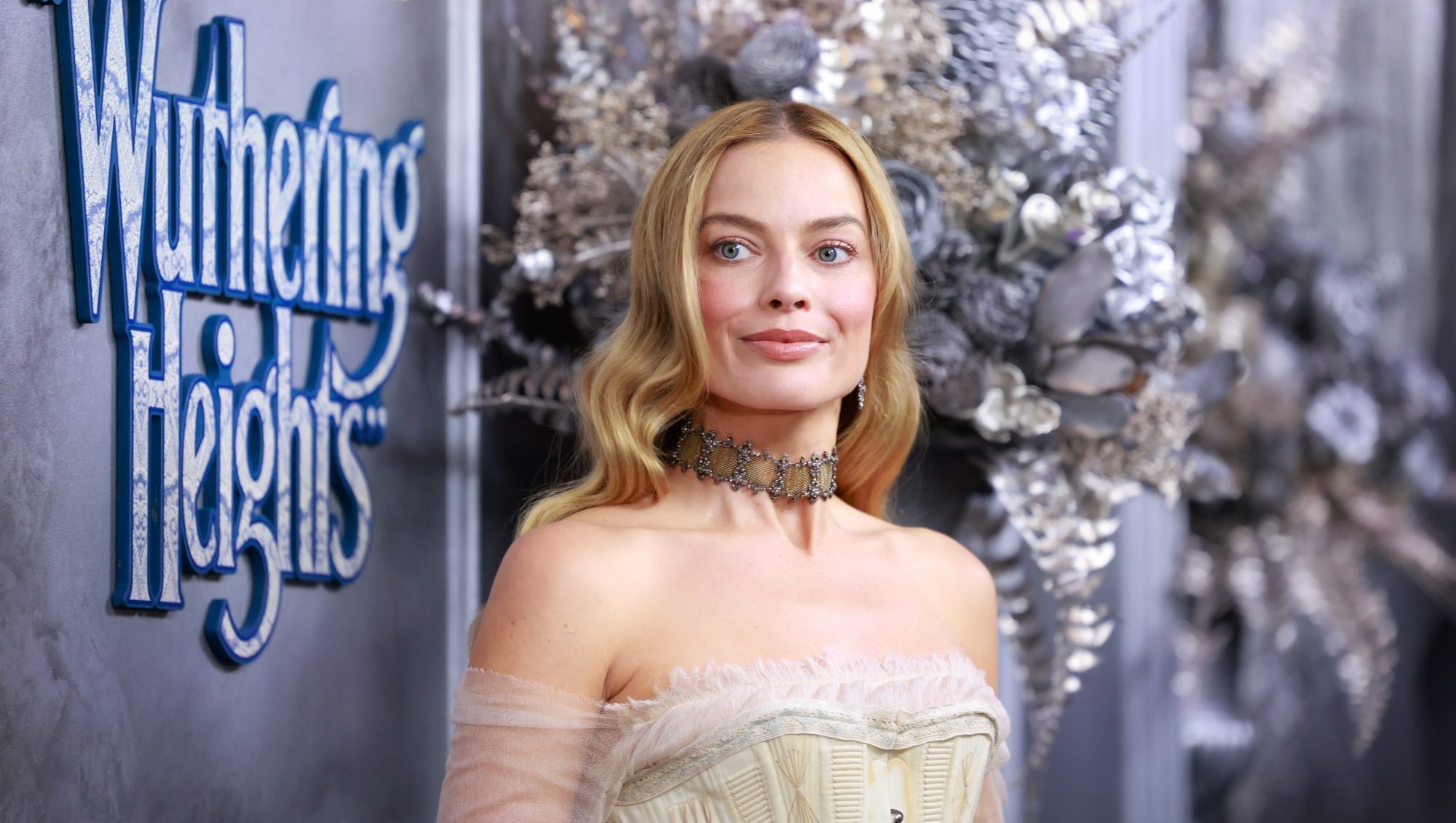 Here's How to Get the Romantic 'Wuthering Heights' Look — Under $50