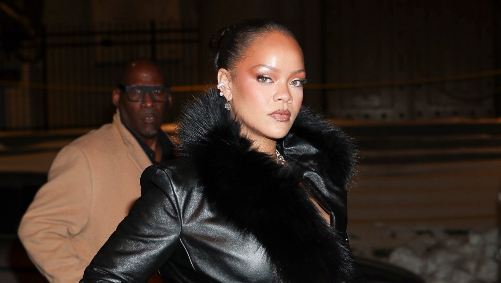 Rihanna's Leg-Lengthening Denim Style Is a Fall Fashion Must-Have