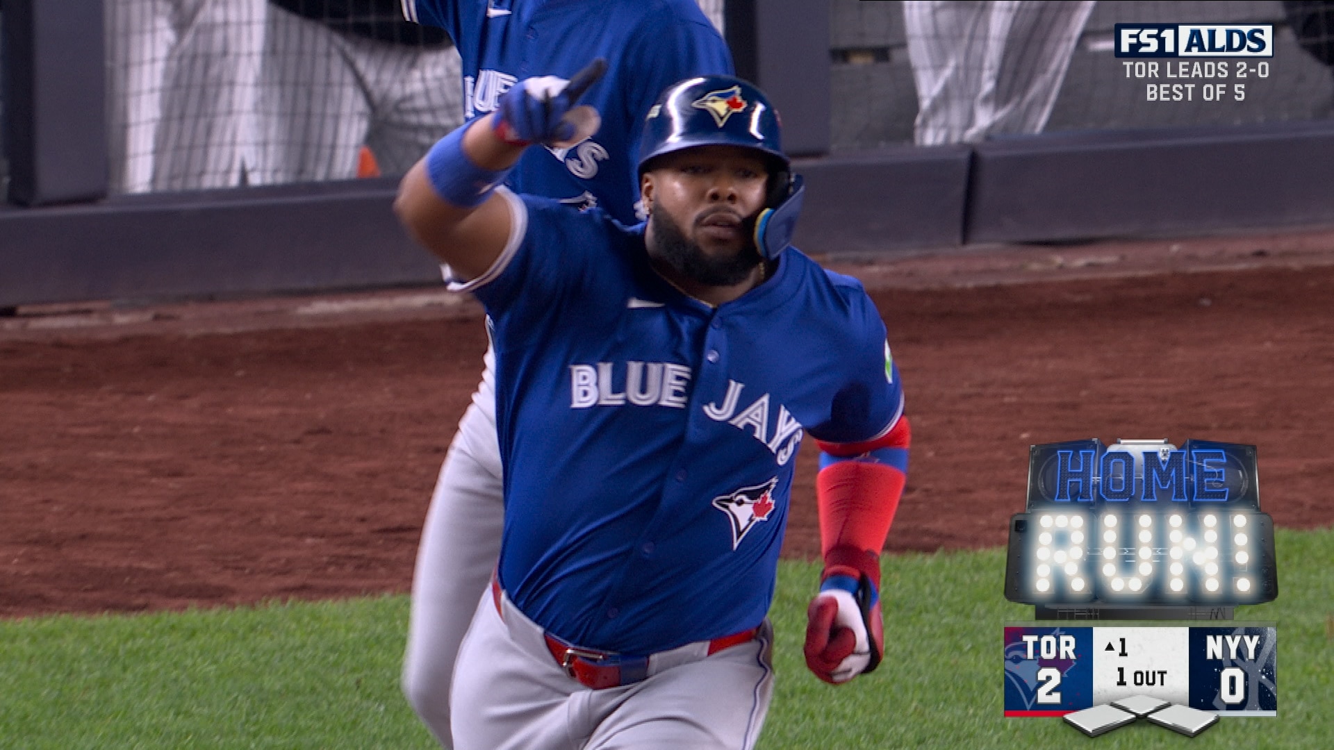 Vladimir Guerrero Jr. crushes a two-run homer to give Blue Jays a 2-0 lead vs. Yankees