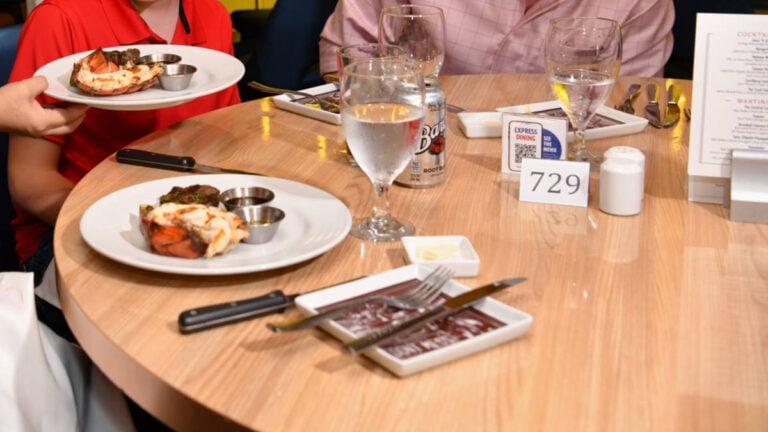 Carnival Introduces Fleetwide Express Dining to Cut Dinner Times to Under an Hour