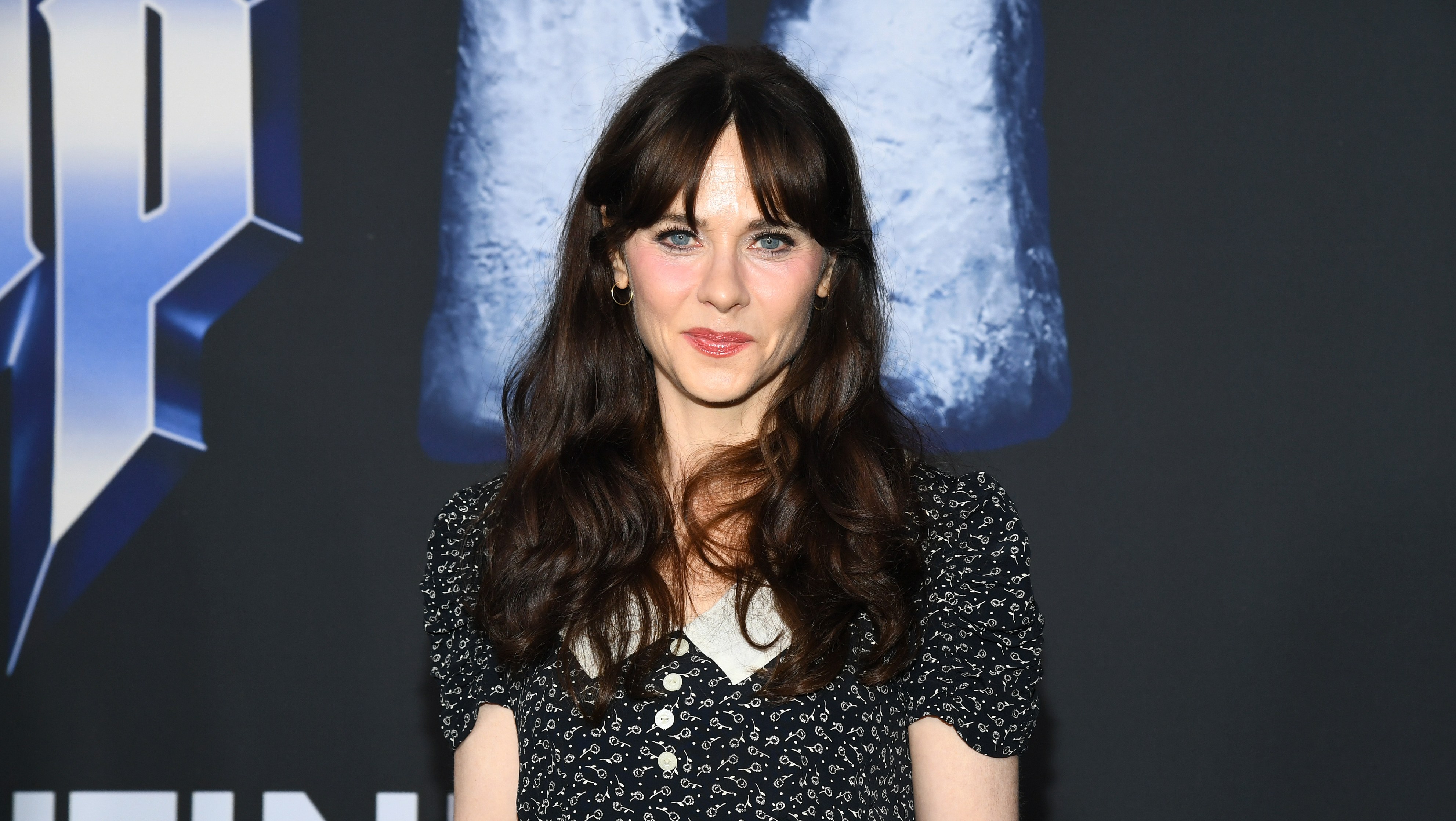 Bye, Jeans! Zooey Deschanel's Chic Pull-on Pants Are the Comfy Alternative