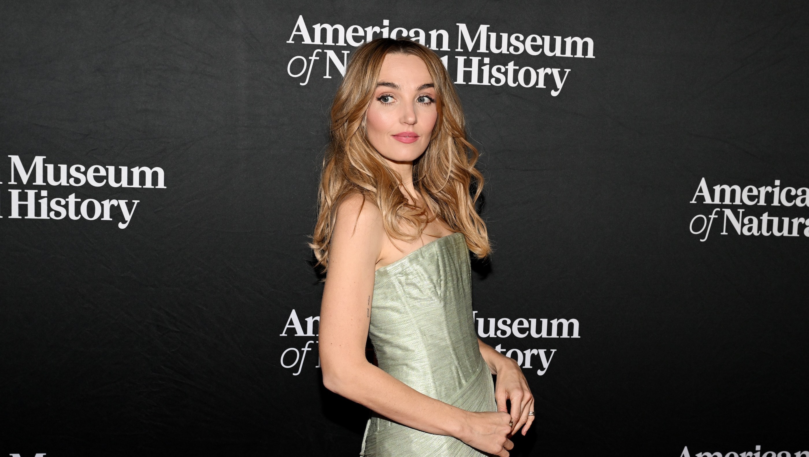 Chloe Fineman Reveals Facial Injuries After 'Botched' Cosmetic Procedures