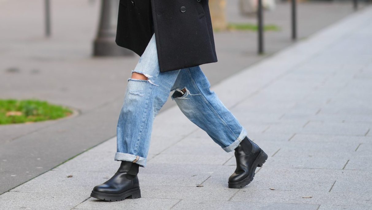 Hold the Heels! These Comfy Chelsea Boots Style Perfectly With Winter Dresses