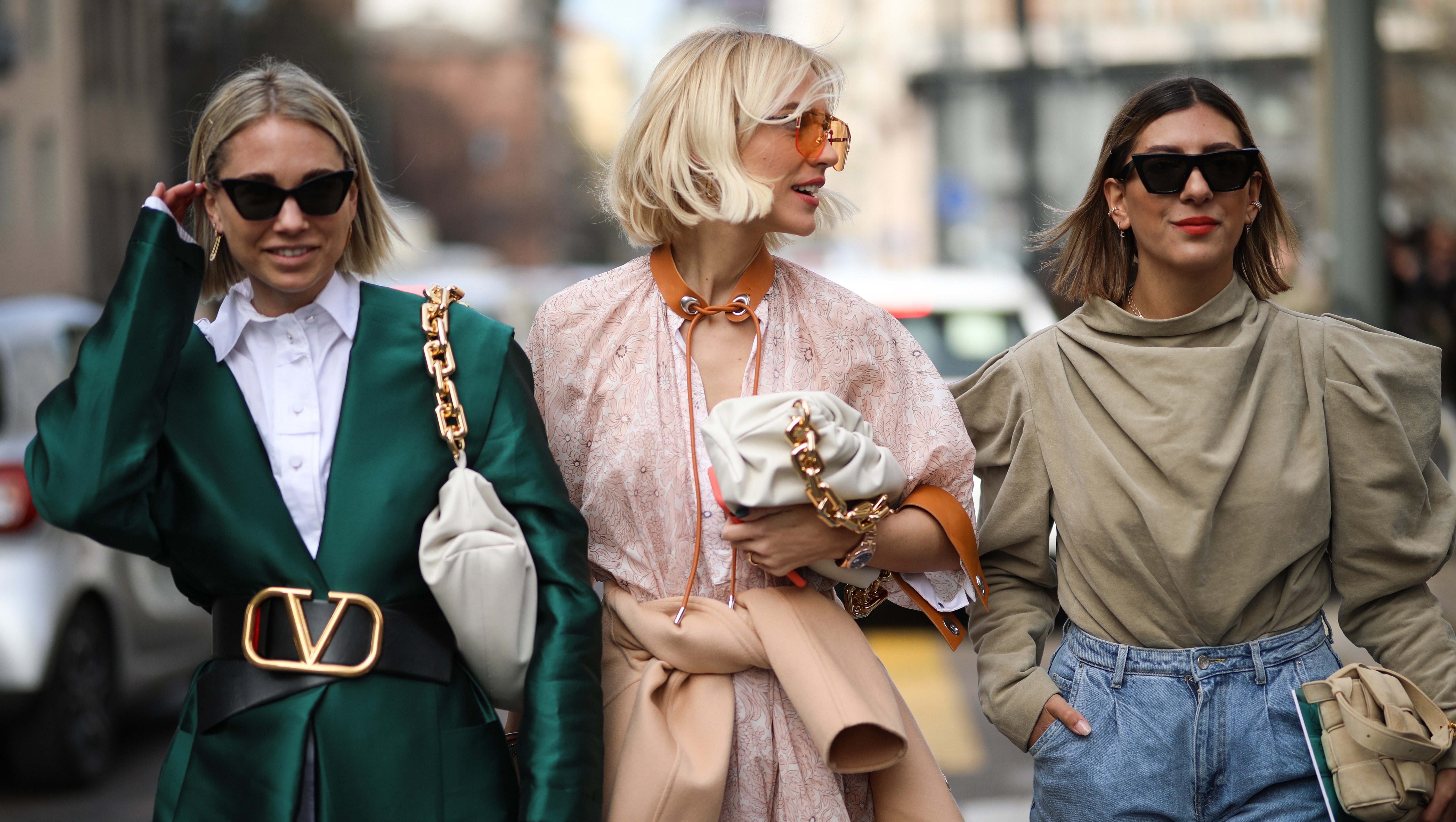 19 Flattering Outfits To Look Slim in Family Pictures