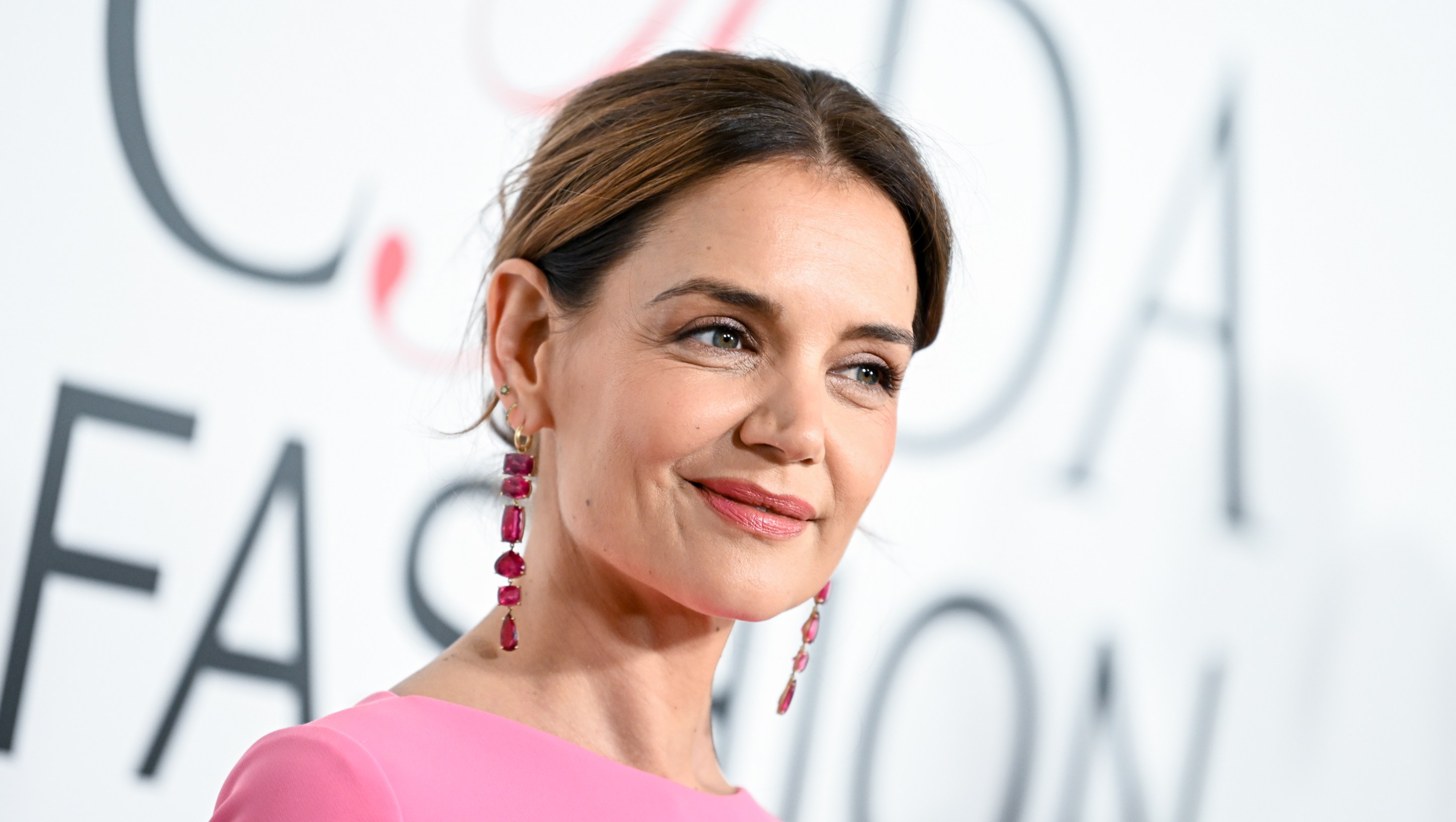 Katie Holmes' Chic Trench Coat Style Makes Any Fall Outfit Look 10x Richer