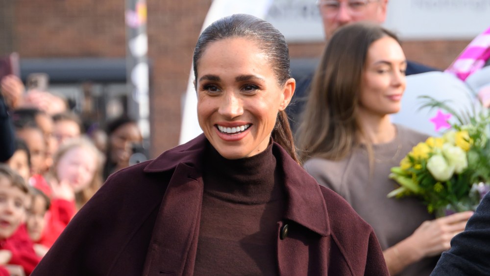 Meghan Markle’s Pricey Sweater Has a $40 Rich Mom Lookalike