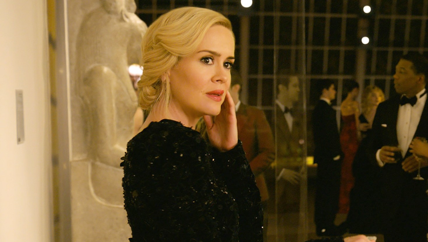 Fascinated by the Louvre Heist? Netflix Is Streaming the Perfect Movie to Watch