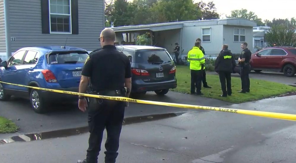 Man Arrested After Mom's Body Found in Bathtub, Wrapped in Shower Curtain