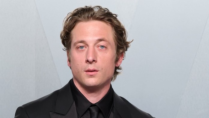 Jeremy Allen White Reveals What He Stole From 'The Bear' Set