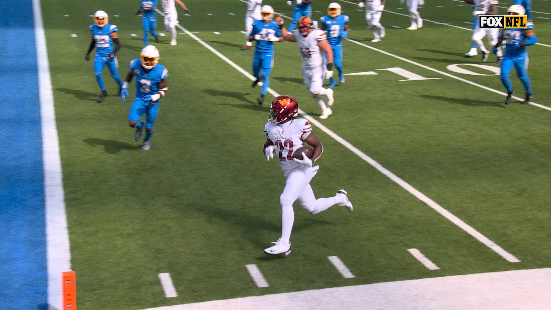 Jacory Croskey-Merritt rushes for 15-yard TD, cutting Commanders' deficit vs. Chargers | NFL Highlights