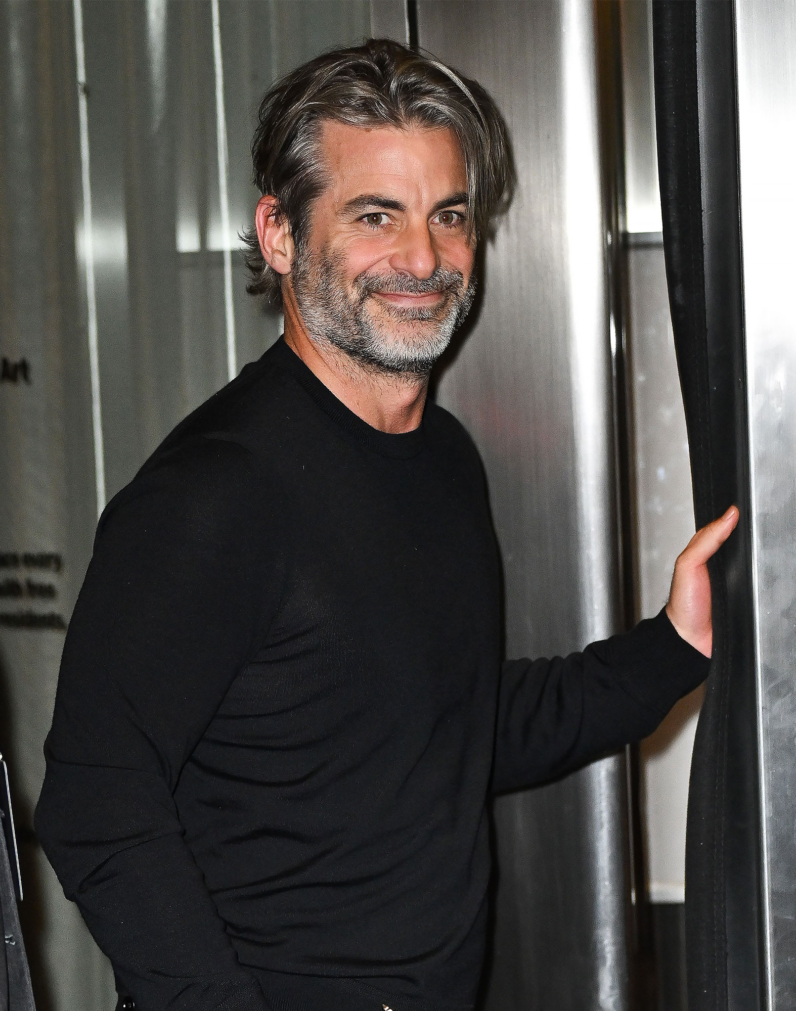 Jennifer Aniston Gushes Over 'Extraordinary' Hypnotist BF Jim Curtis