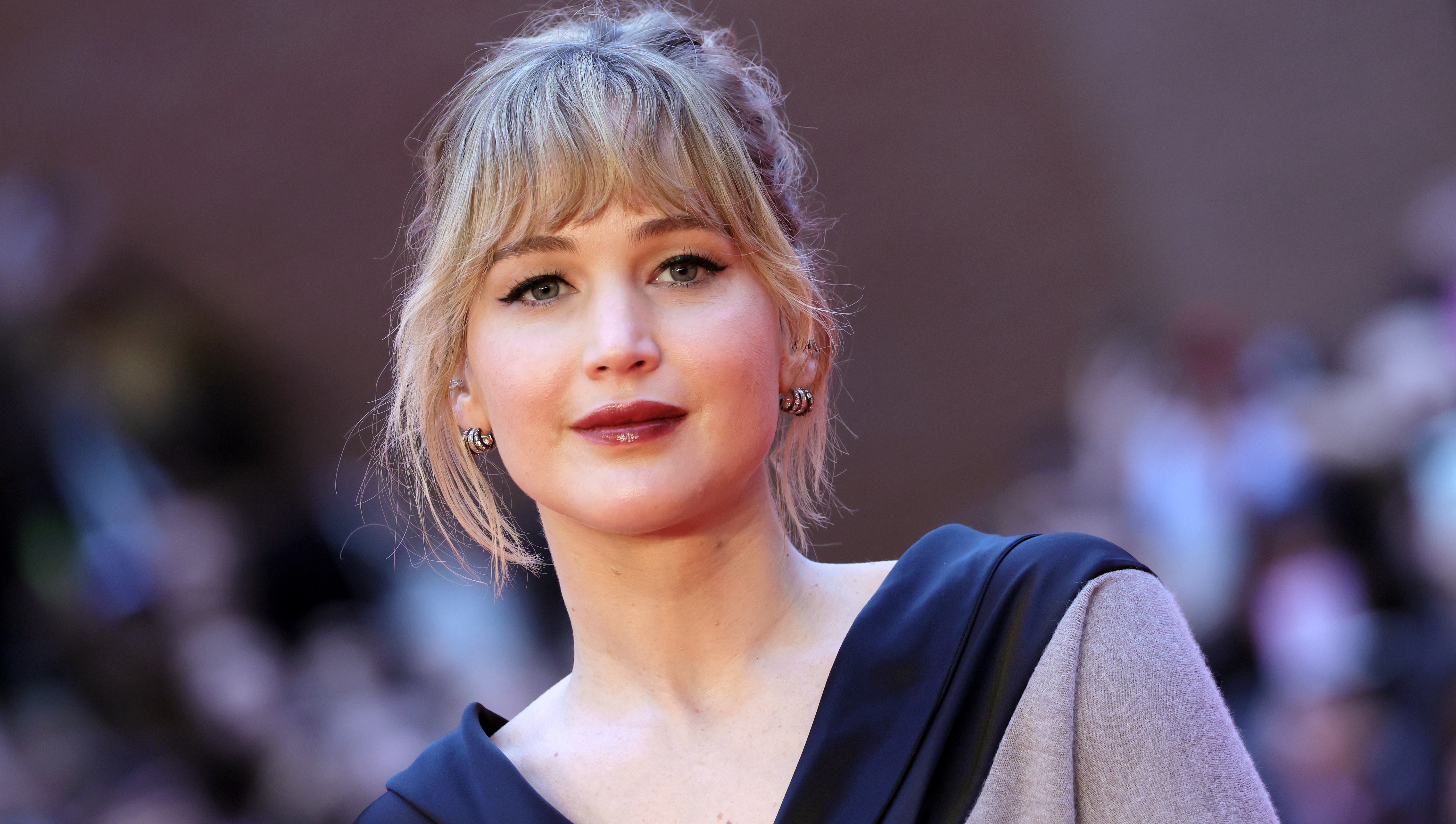 Jennifer Lawrence's Bold Sandals Look Upgraded Her Summer Style