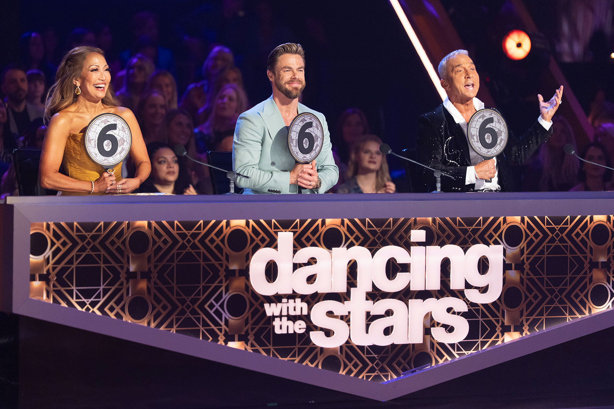 Elizabeth Berkley Claims 'DWTS' Created Drama 'When It Didn't Exist'