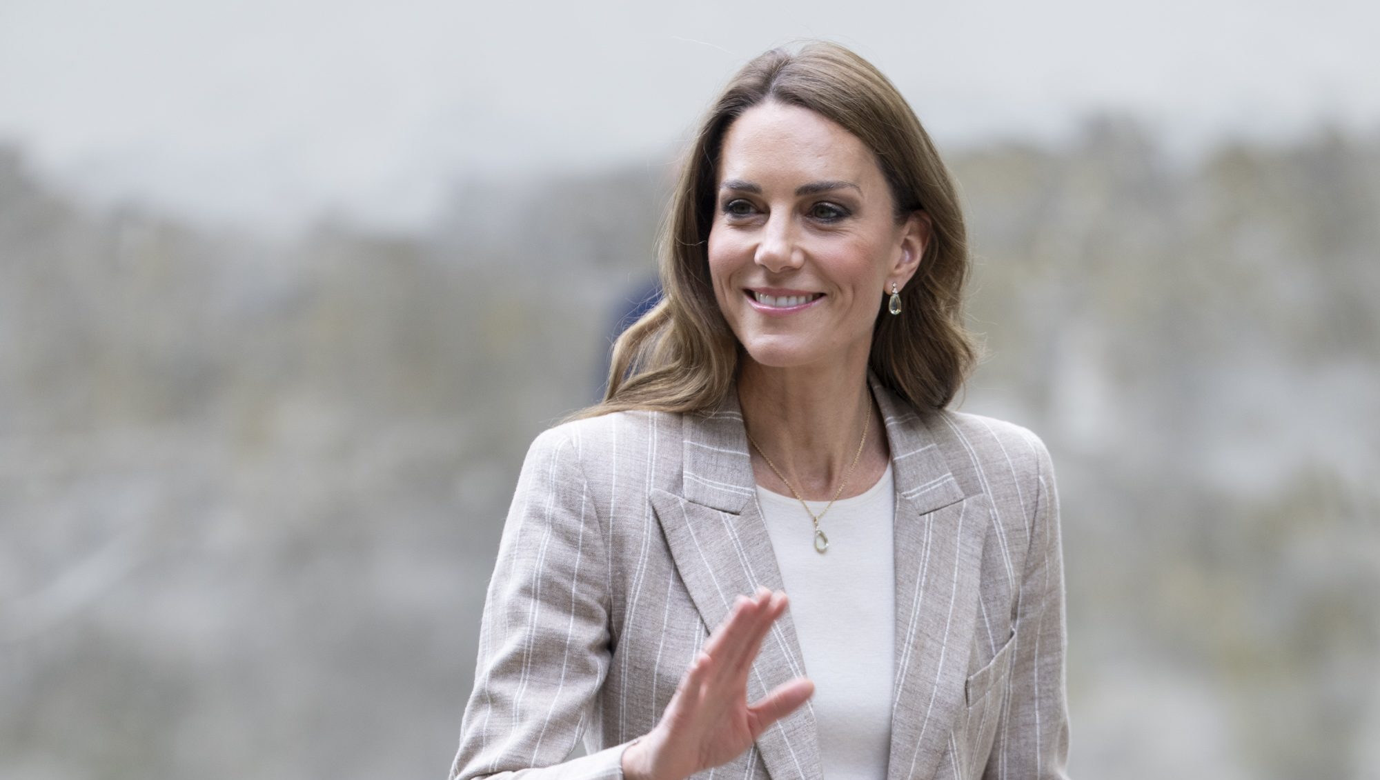 We’re Copying Kate Middleton’s Raffia Clutch Look for Just $22