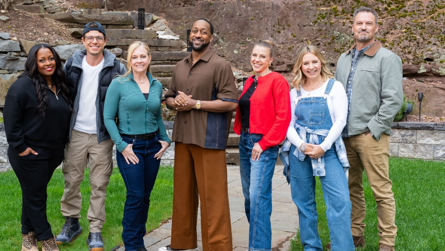 HGTV's Star-Studded Reno Show Teases Shocking Cast Change With '90s Celebs
