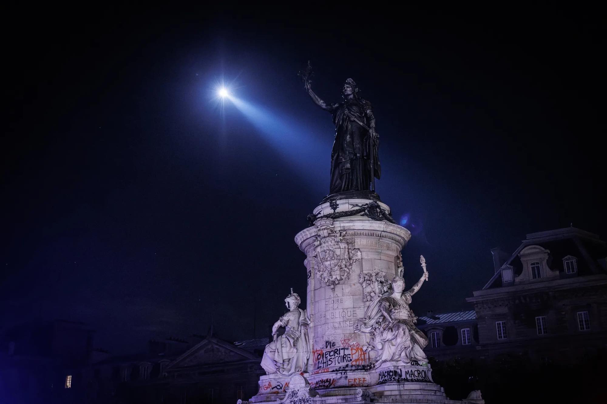 Rising from the Ashes : The Yellow Vests Return as France Burns
